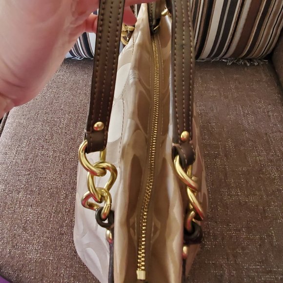 EUC Coach Signature Jacquard Hobo - Picture 6 of 10